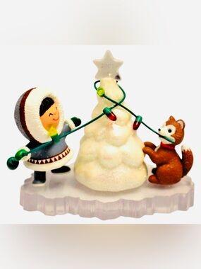 2001 Christmas Tree Frosty Friends Hallmark White Glitter Tree with